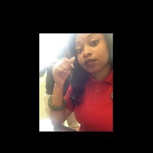 Meet your Posher, Mona